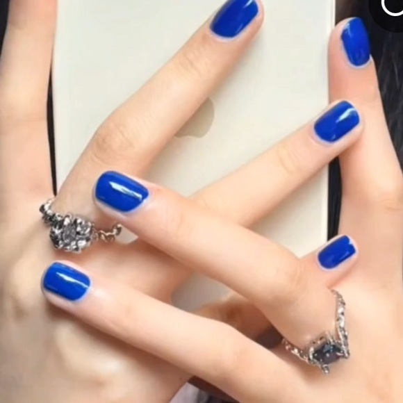 24pcs Glossy Short Square Klein Blue Press On Nails Solid - Picture 1 of 5